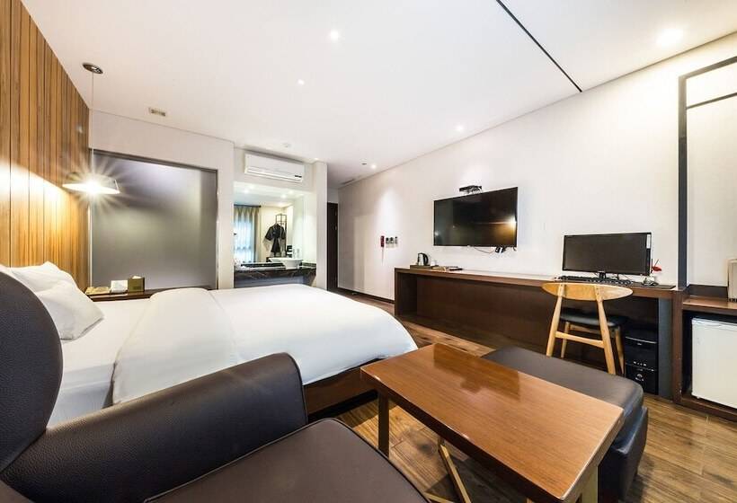 F Hotel Yeongdeungpo