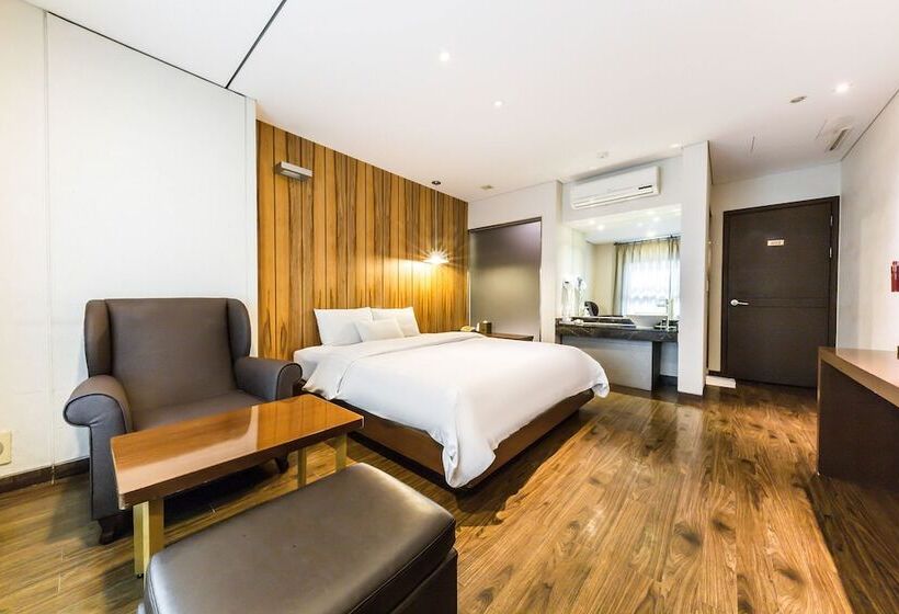 F Hotel Yeongdeungpo