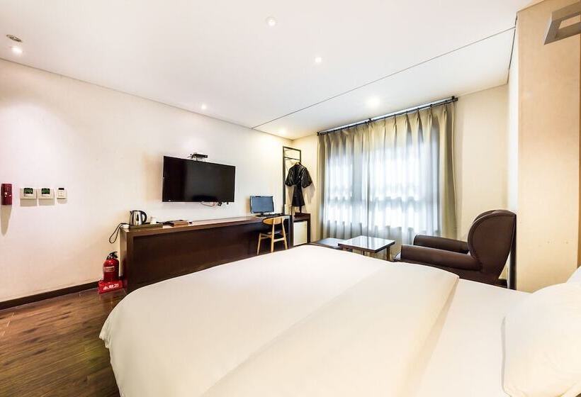 F Hotel Yeongdeungpo