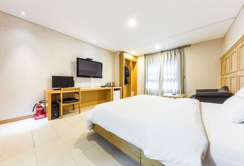 F Hotel Yeongdeungpo