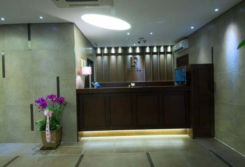 F Hotel Yeongdeungpo