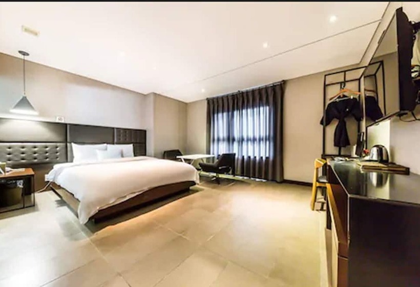 F Hotel Yeongdeungpo