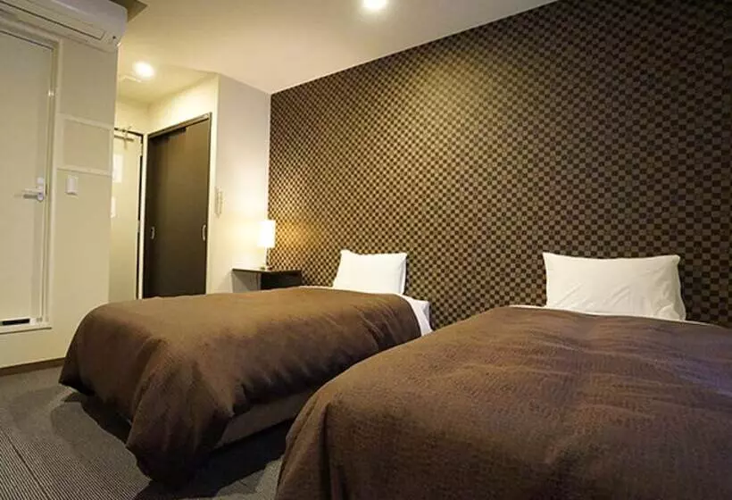 Отель Livemax Himeji Ekimae