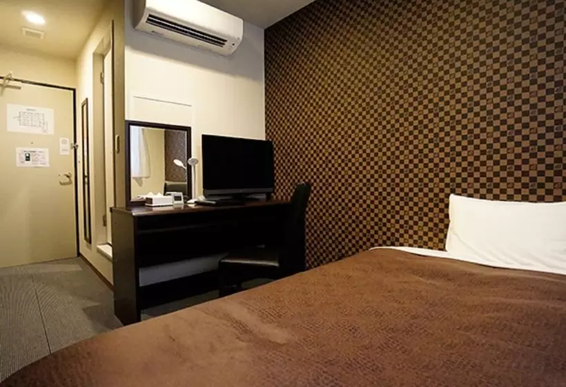 Отель Livemax Himeji Ekimae