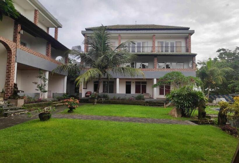 בית מלון כפרי Pecatu Guesthouse