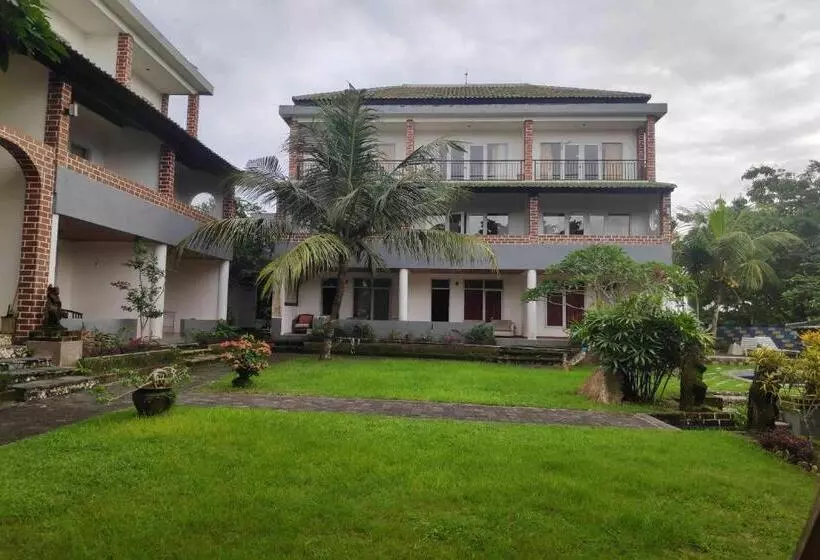 בית מלון כפרי Pecatu Guesthouse