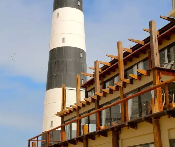 هتل Pelican Point Lodge