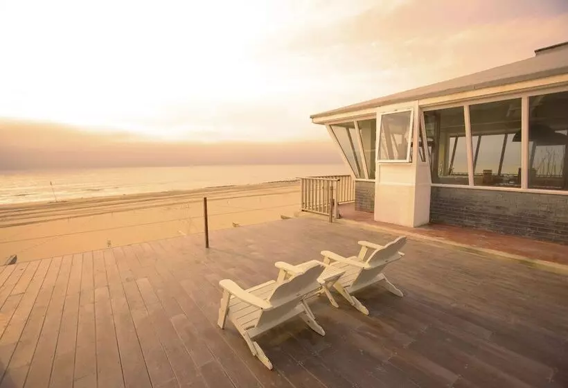 هتل Pelican Point Lodge