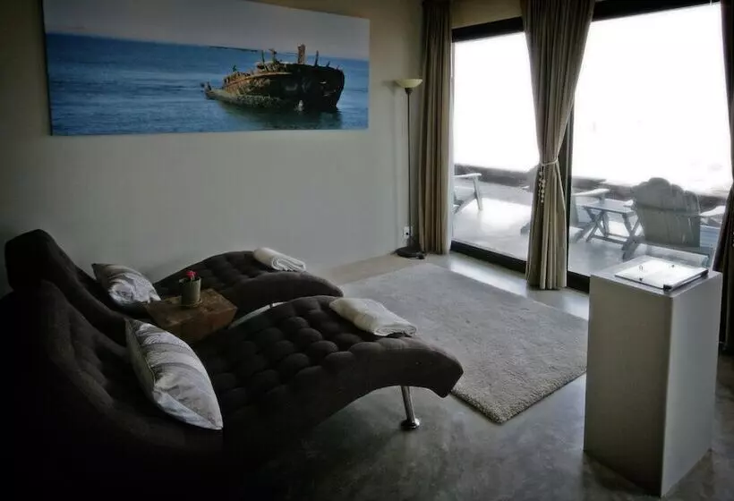 هتل Pelican Point Lodge