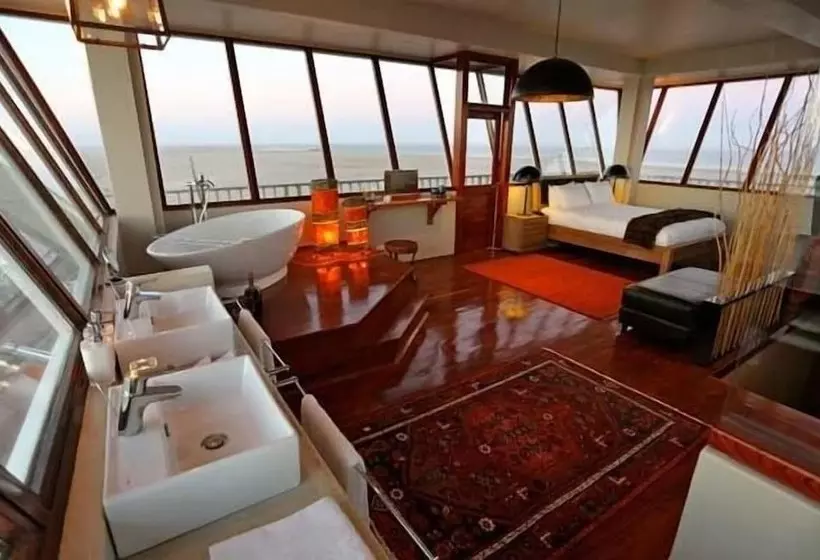 هتل Pelican Point Lodge