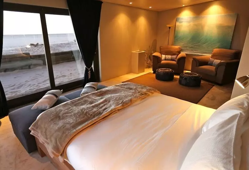 هتل Pelican Point Lodge