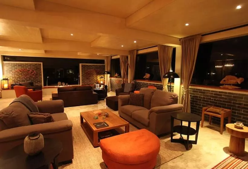 هتل Pelican Point Lodge