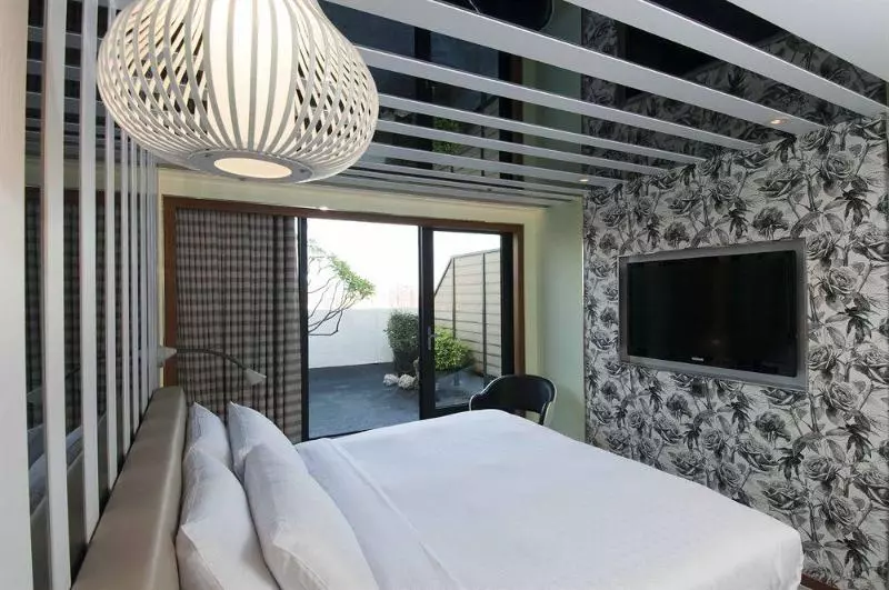 Royal Hotel Group  Central Park Branch
