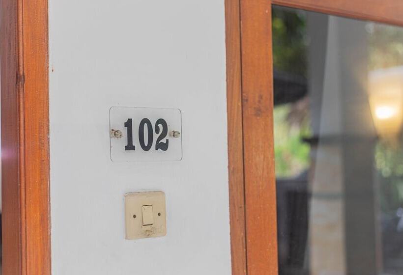 ホテル Transit Inn Senggigi