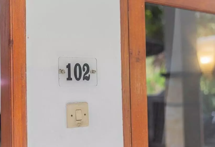 ホテル Transit Inn Senggigi