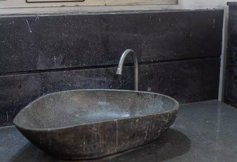 ホテル Transit Inn Senggigi