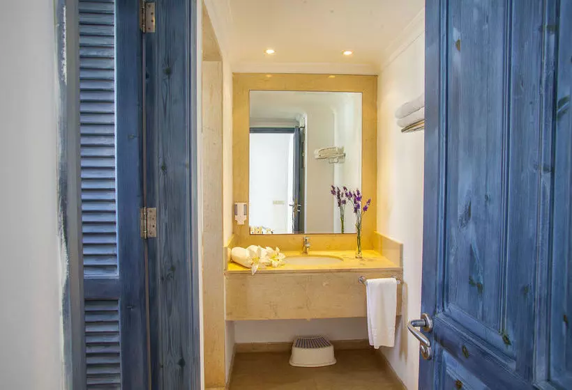 Louis Nausicaa Luxury Villa