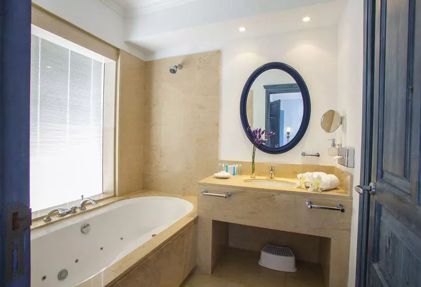 Louis Nausicaa Luxury Villa