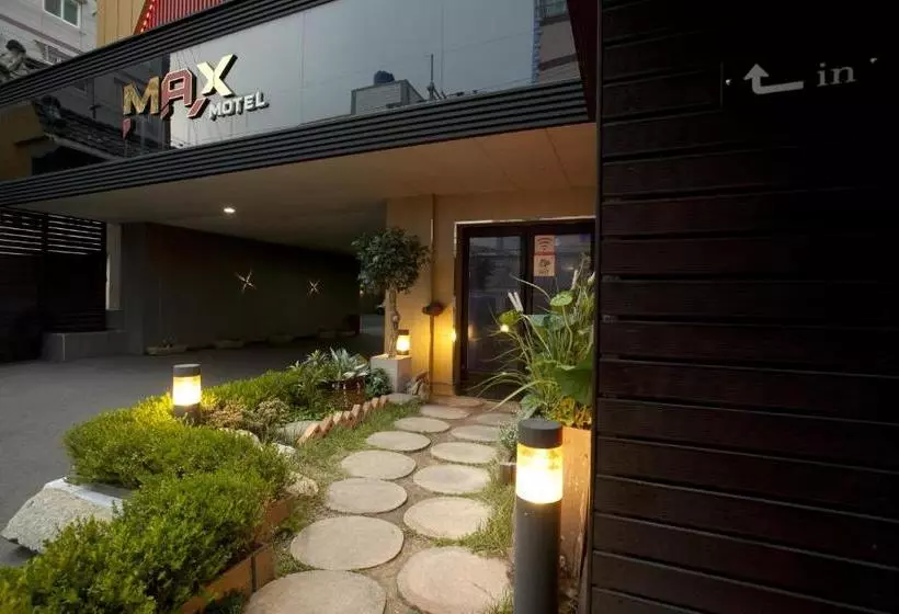 Max Motel Sasang