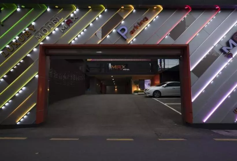 Max Motel Sasang
