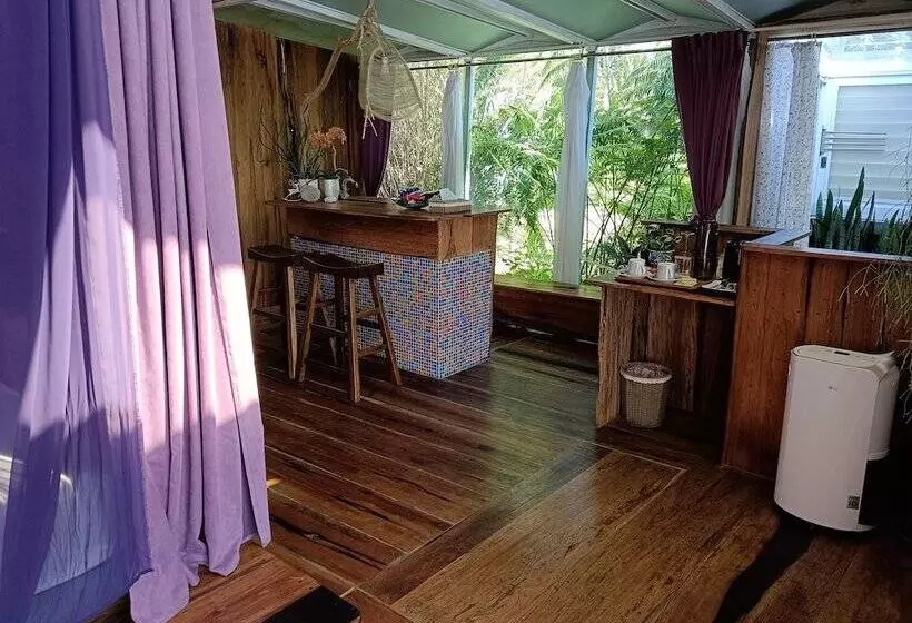 پانسیون Sun Moon Lake Secret Garden Villa