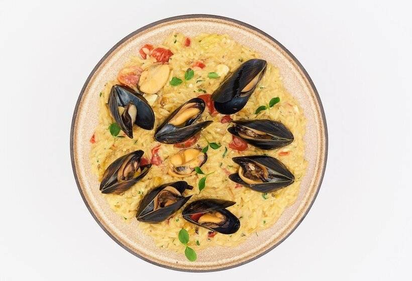 Akti Toroni Boutique