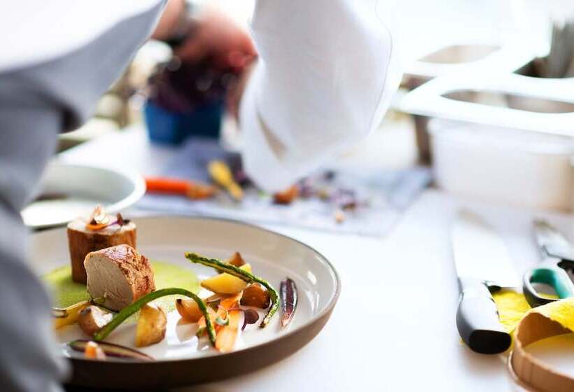 Akti Toroni Boutique