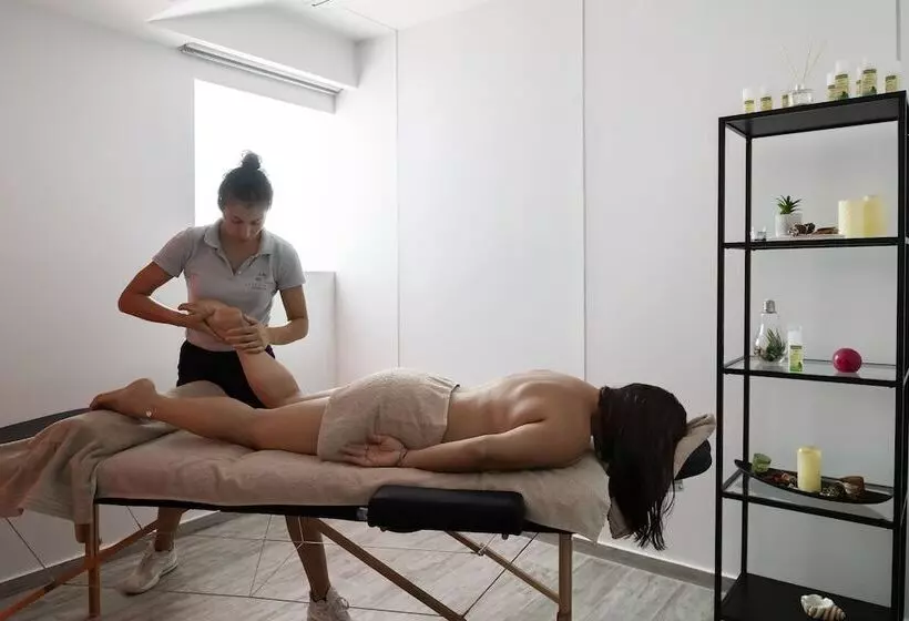 Akti Toroni Boutique