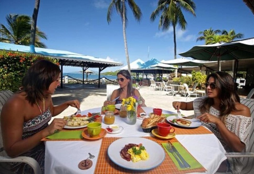 هتل Anchorage Yacht Club