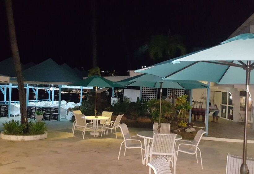 هتل Anchorage Yacht Club