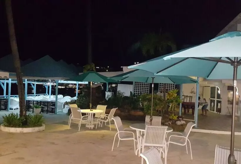 هتل Anchorage Yacht Club