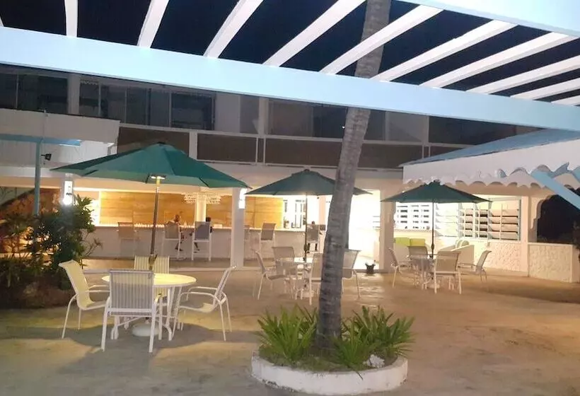 هتل Anchorage Yacht Club