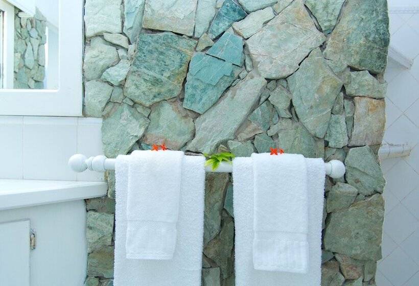 هتل Anchorage Yacht Club