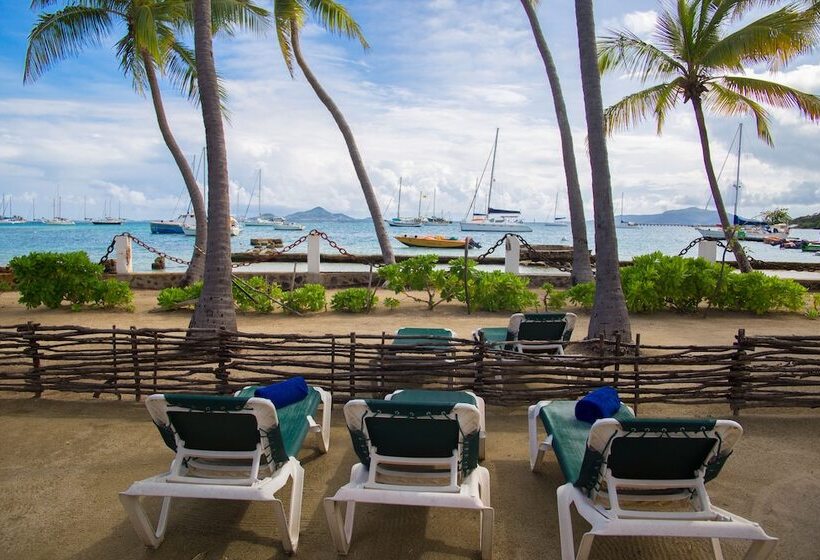 هتل Anchorage Yacht Club