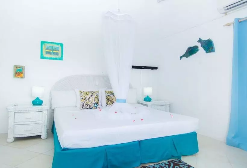 هتل Anchorage Yacht Club