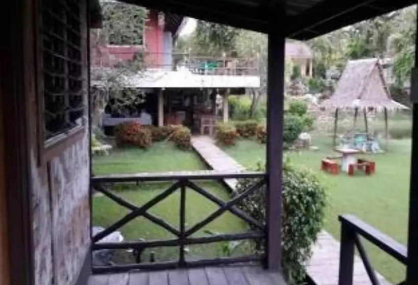 هتل Bamboo House Resort