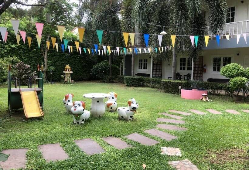 호텔 Bamboo House Resort