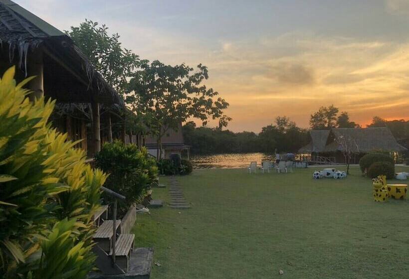 호텔 Bamboo House Resort