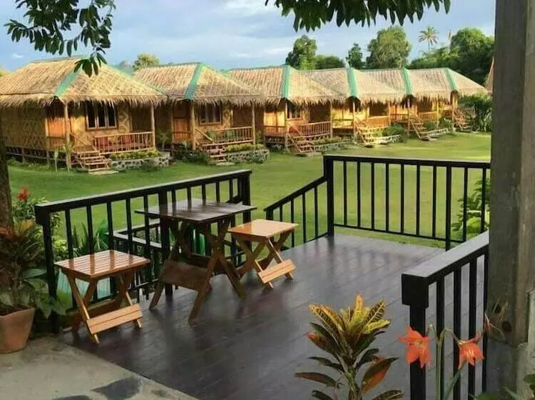 هتل Bamboo House Resort