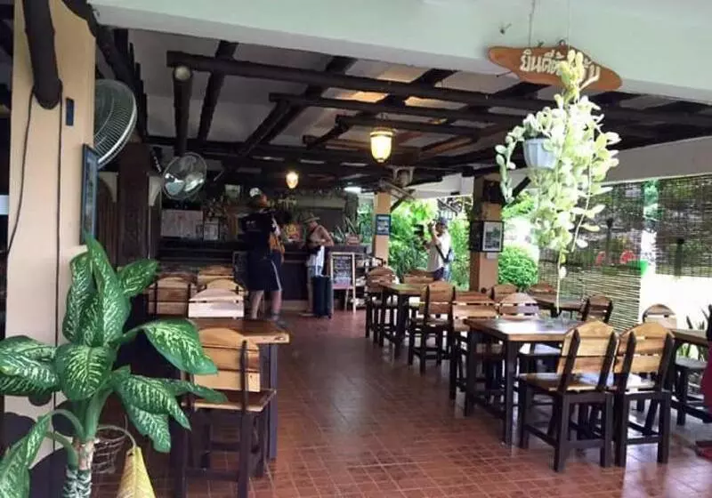 هتل Bamboo House Resort