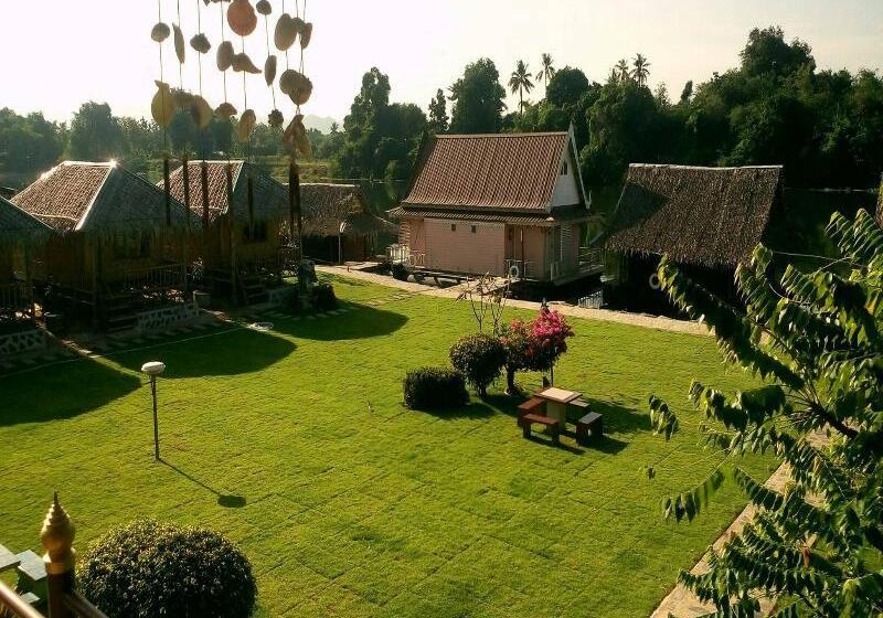 호텔 Bamboo House Resort