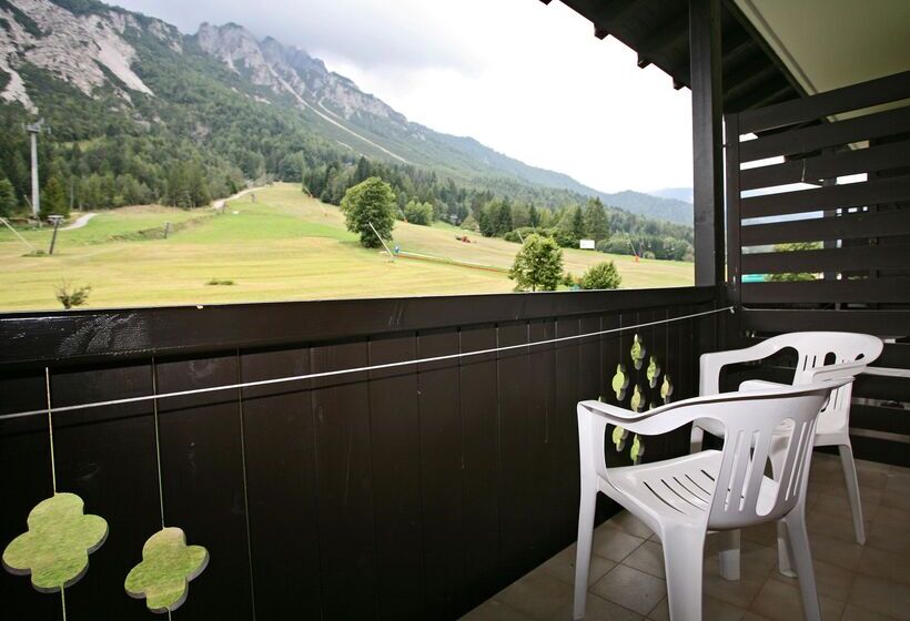 בית מלון כפרי Davost