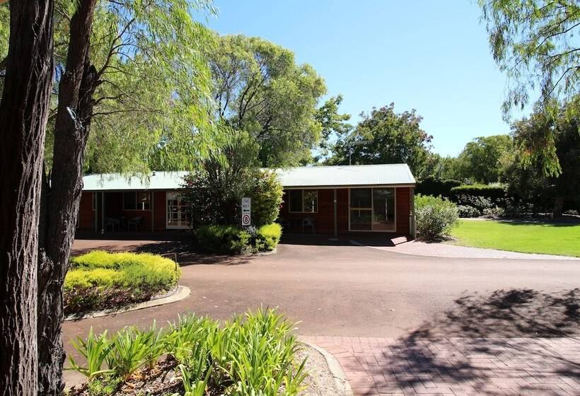 בית מלון כפרי Margaret River Tourist Park