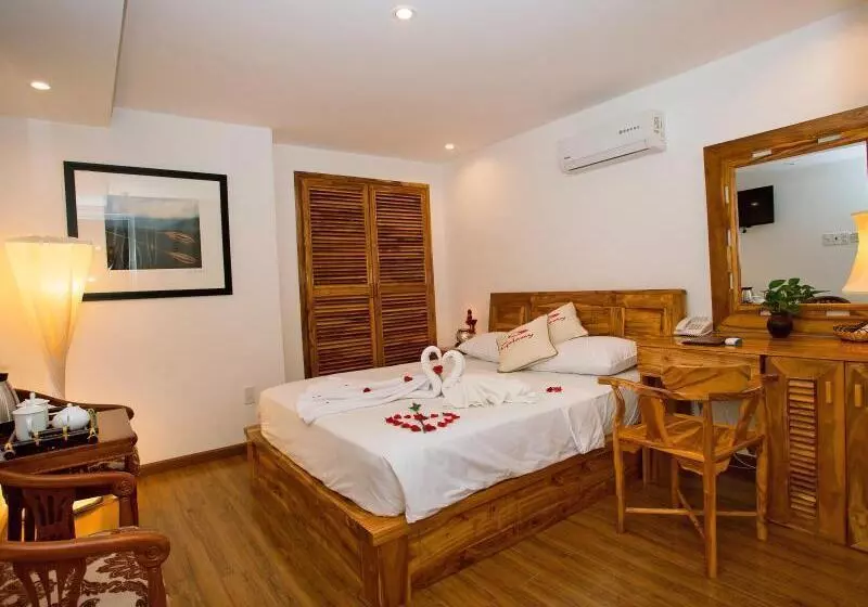 Rex Hotel & Apartment