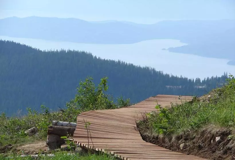 Отель Schweitzer Mountain Resort White Pine Lodge