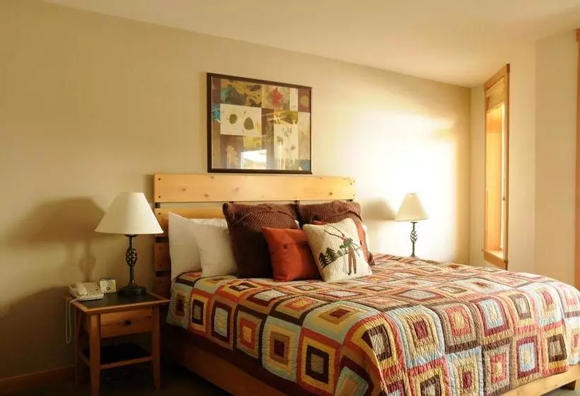 Отель Schweitzer Mountain Resort White Pine Lodge