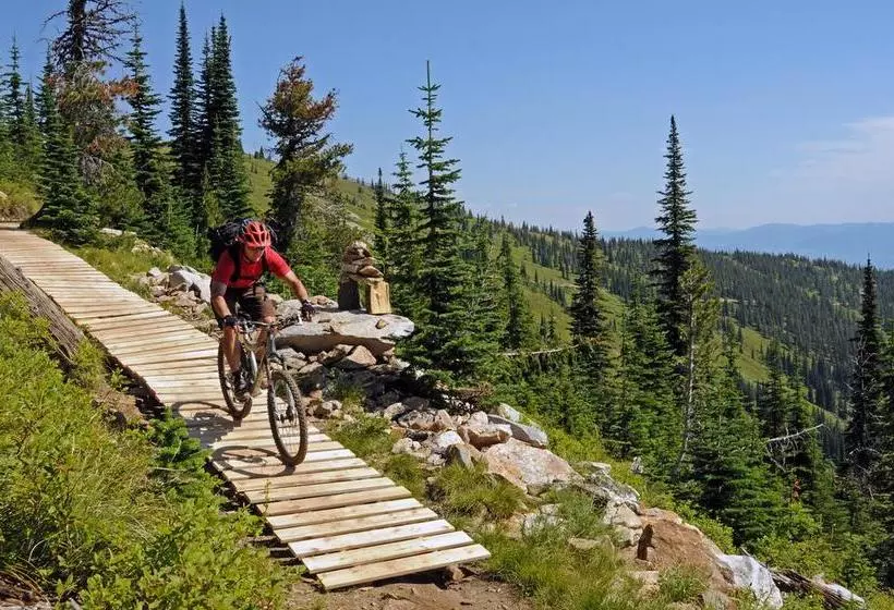 Отель Schweitzer Mountain Resort White Pine Lodge