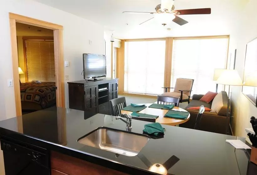 Отель Schweitzer Mountain Resort White Pine Lodge