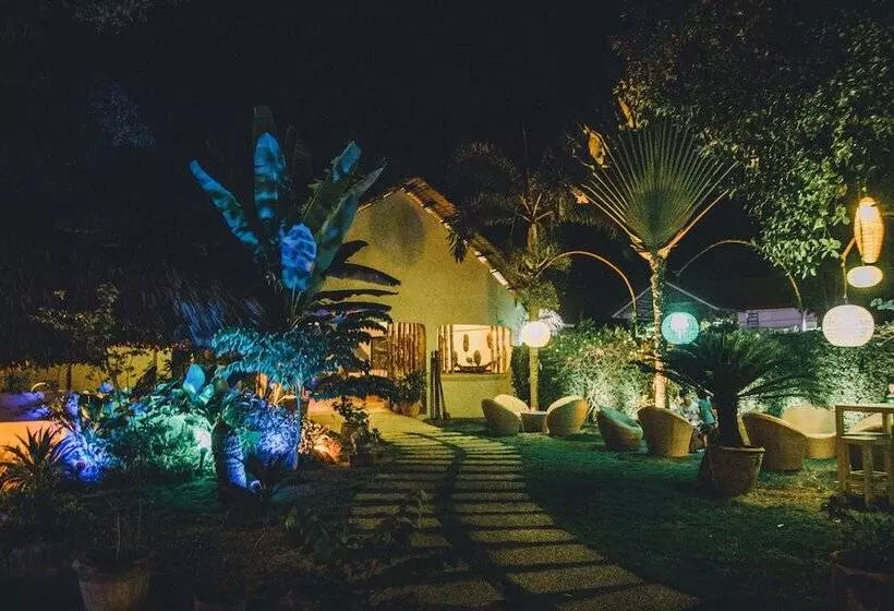 פנסיון Hibiscus Garden Resort