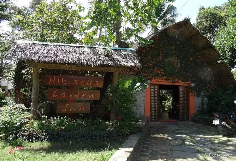 פנסיון Hibiscus Garden Resort